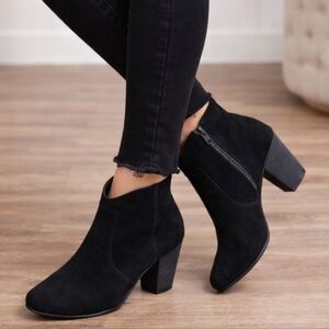 Report NEW Marque Modern Western Minimalist Block Heel Bootie 10M